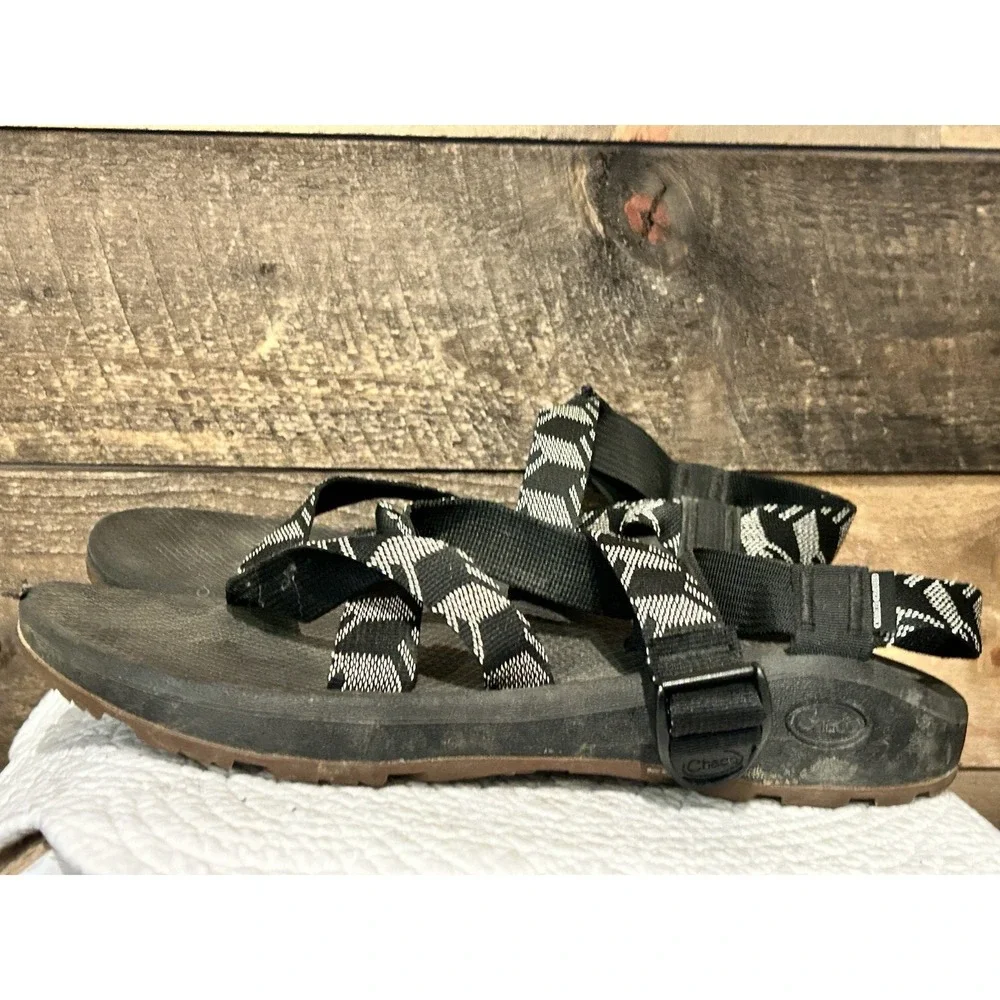 Chaco Z/CLOUD‎ ADJUSTABLE CUSHIONED SANDALS Mens Size 12 Black/white Gum Outsole